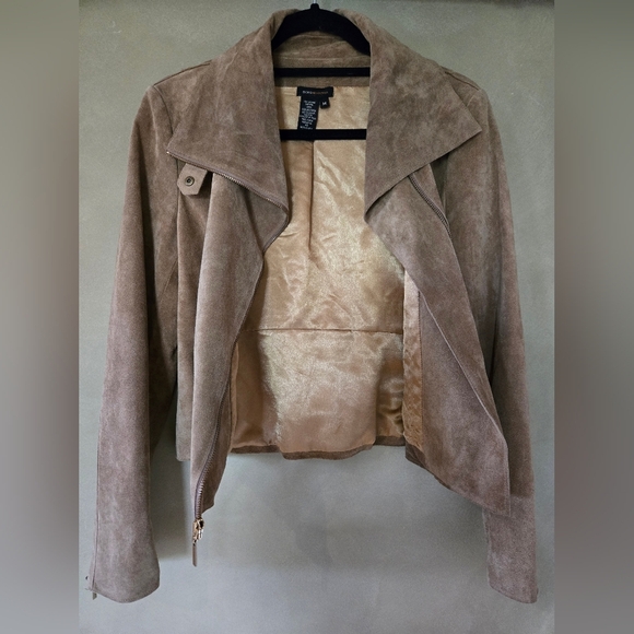 Bcbg Maxzaria | GORGEOUS Women's Tan Suede Jacket, Size M (Made Small) - Picture 3 of 10